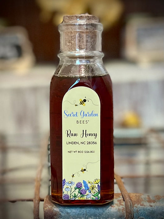 8 OZ RAW CLOVER HONEY - GLASS BOTTLE **SHIPPING NOT AVAILABLE**MUST PICK UP AT FARM STORE!