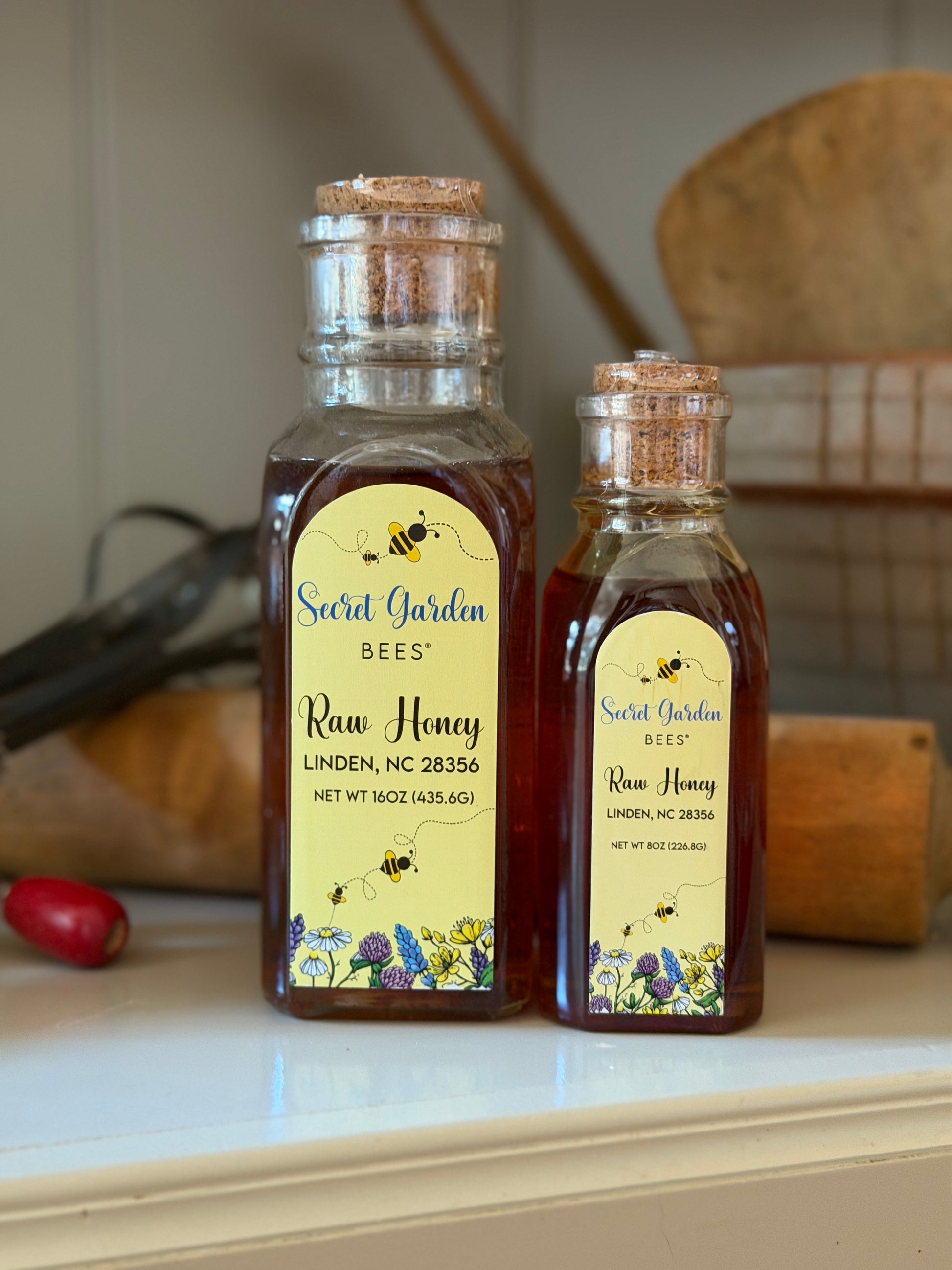 8 OZ RAW CLOVER HONEY - GLASS BOTTLE **SHIPPING NOT AVAILABLE**MUST PICK UP AT FARM STORE!